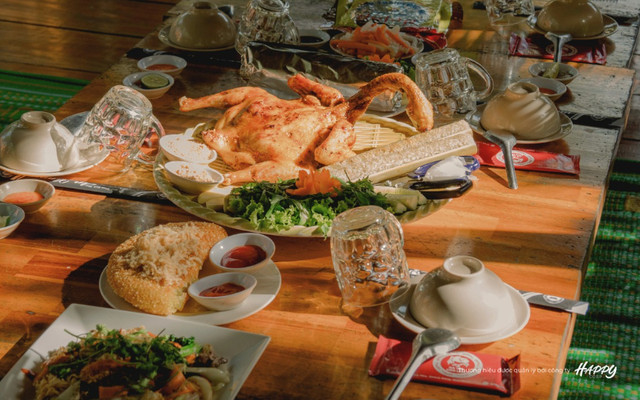 An Nam - Gà Tộc Cơm Lam - Quy Nhơn