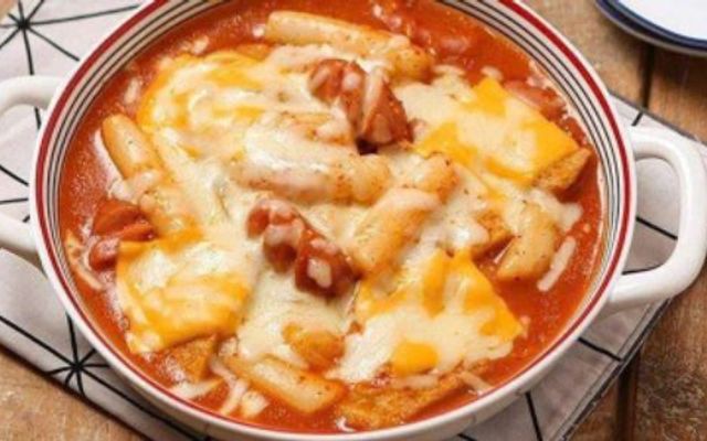 Bếp Mẹ Tuyết - Tokbokki & Gà Sốt Cay Hàn Quốc - 116A Bùi Điền