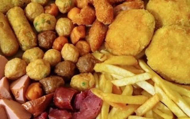 Dũng Lan Quán - Mì Trộn Indomie, Bánh Gà & Viên Chiên - Đường Sông Nhuệ