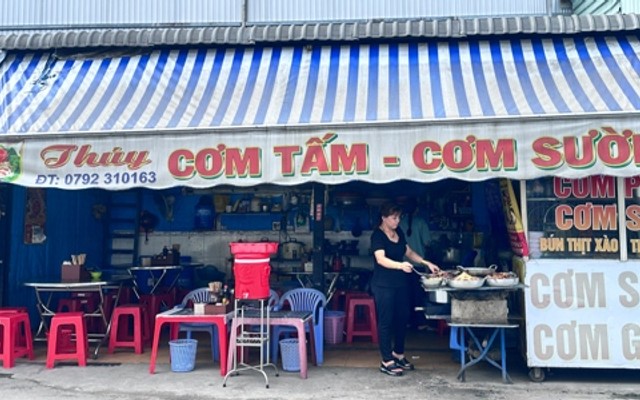 Quán Cơm Thuý Phước - Cơm Tấm & Cơm Phần - Nguyễn Văn Linh