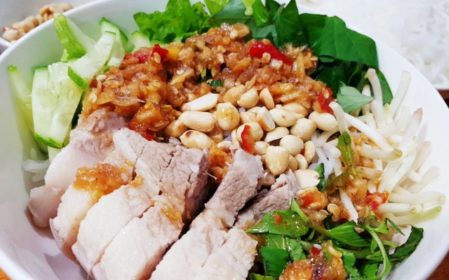 Ku Bin - Bún Nước Tương, Bún Mắm Nêm & Bún Thịt Xào - Nguyễn Khuyến