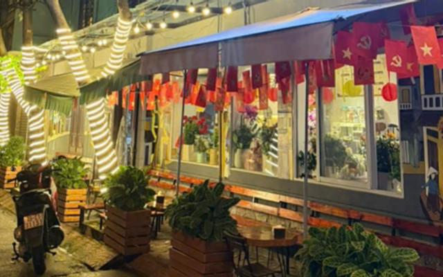 Mõm Coffee - 11/333 Văn Cao