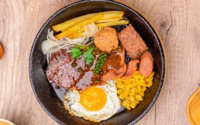 Beefsteak Bánh Mì Phương Nhi - Lê Thị Hà