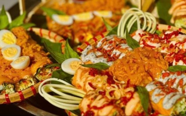 Cái Tiệm Của Nọng - Bánh Tráng Trộn, Gà Rán & Cơm Trộn - 135 Lý Triện