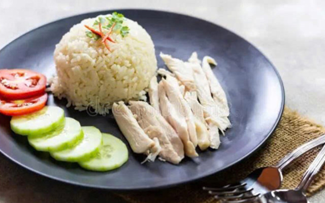 Trịnh Gia - Cơm Canh Gà Muối & Lá Giang