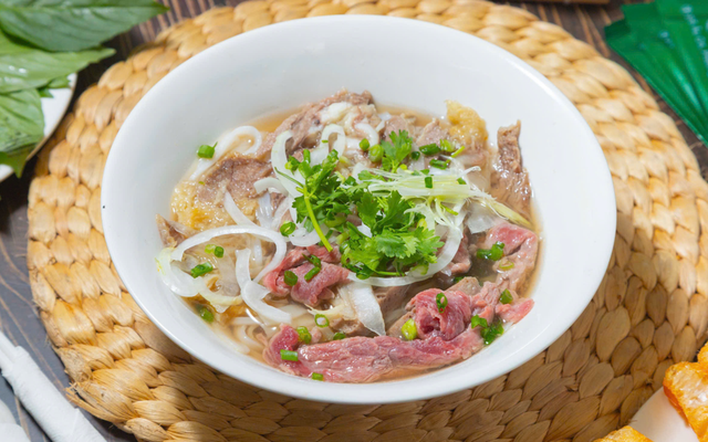 Âu Cơ - Phở