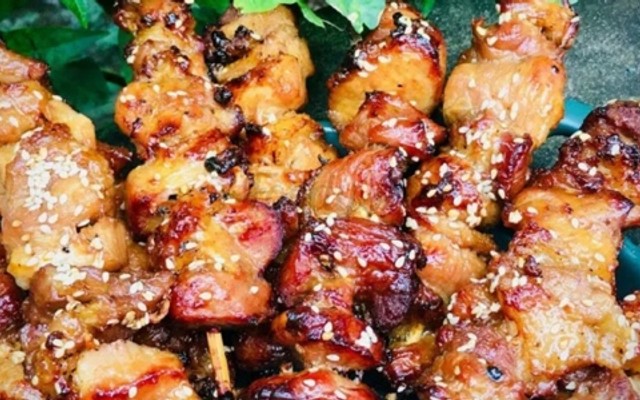 Thịt Xiên Nướng & Nem Chua Rán Tạm Thương