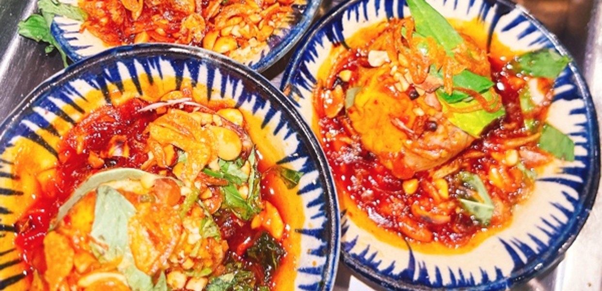 Ăn Vặt Mợ Được - Má Heo Nướng Muối Ớt & Gỏi Đu Đủ Thái - Phạm Văn Thuận