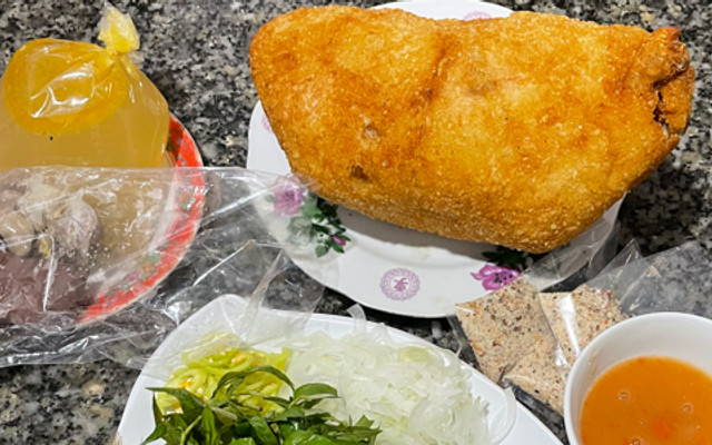 Quán Cơm Gà Miếu Đôi - Hùng Vương