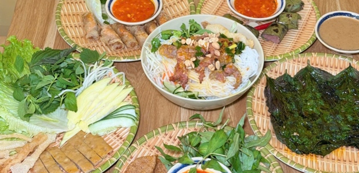 Nem Nướng Quy Nhơn Hai Hảo - 25 Hoàng Hoa Thám
