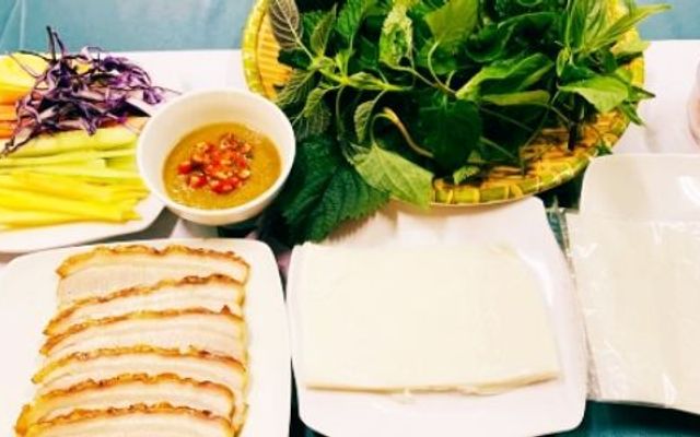 Bánh Tráng Cuốn Thịt Heo Lacasta