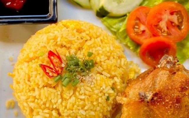 SÀI GÒN QUÁN 40 - Cơm Chiên Gà Xối Mỡ