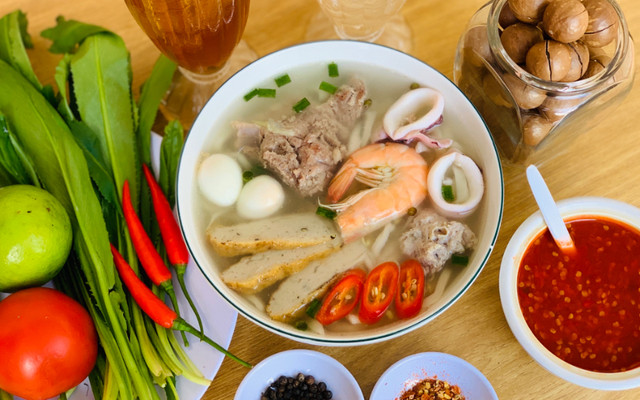 Bánh Canh Mì Cô Túc - Đường Số 6