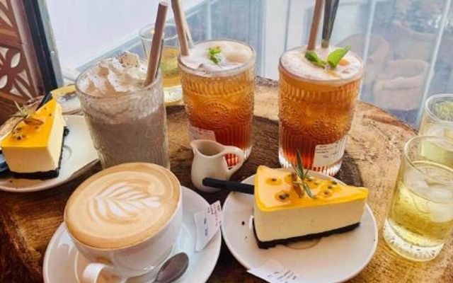 Tiệm Cà Phê Đợi Xíu