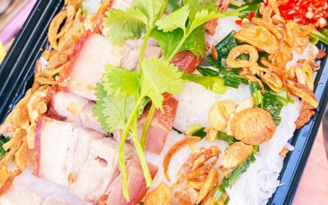 Bánh Hỏi Heo Quay & Bún Heo Quay - Nguyệt Hào