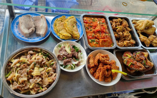 Quán Ăn Cô Xuyến - Cơm Trưa - Đinh Bộ Lĩnh