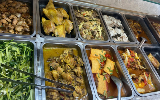 Cơm Phong Bụi - Cơm Gà Xối Mỡ, Cơm Rang Dưa Bò & Mì Xào - 1A Phạm Đăng Giảng