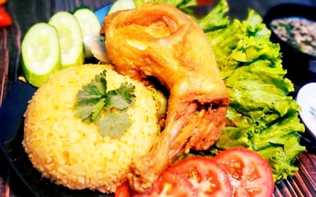 Cơm Gà Xối Mỡ A Mặp - Ung Văn Khiêm