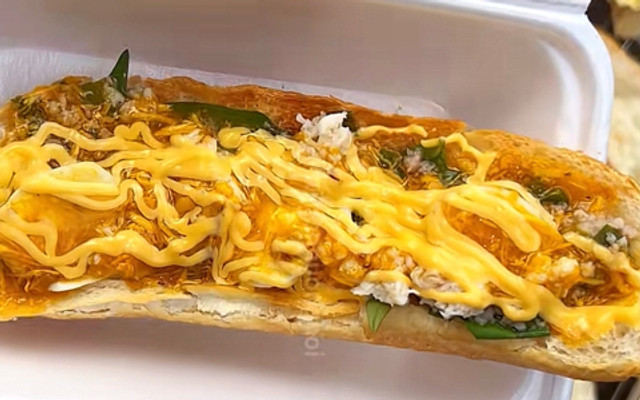 Bánh Mì Sốt Gạch Cua Nhà Bé Chi