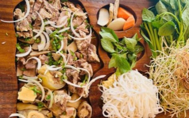 Bún Bò Hương - Trần Hoàng Na