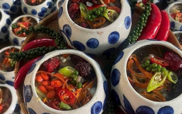 Lẩu Gà Lá É Tao Ngộ Quán - Cách Mạng Tháng Tám