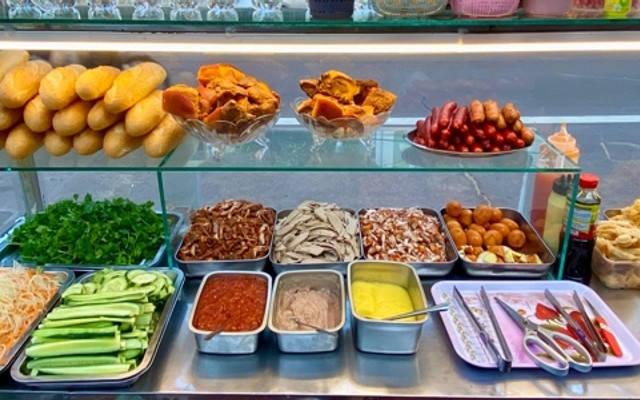 Bánh Mì Cô Bông Xứ Nẫu - 168 Nguyễn Thị Định