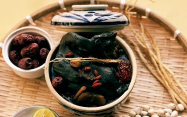 Gà Ác Tiềm Đỗ Gia