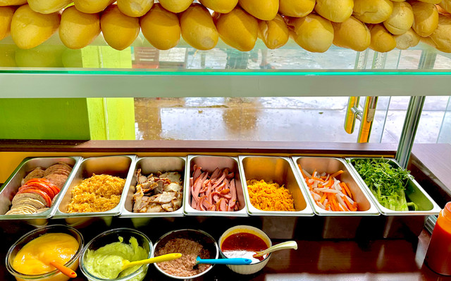 Bánh Mì Hạ Long & Bánh Mì Sài Gòn Bơ Cốm - Chung Cư Sunrise