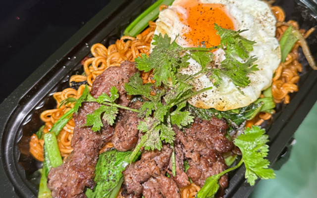 Bếp Nhà Su - Nui & Mì Xào Bò - Phạm Văn Đồng