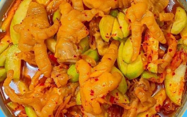 Chân Gà Núp Hẻm - Mẹ Bom