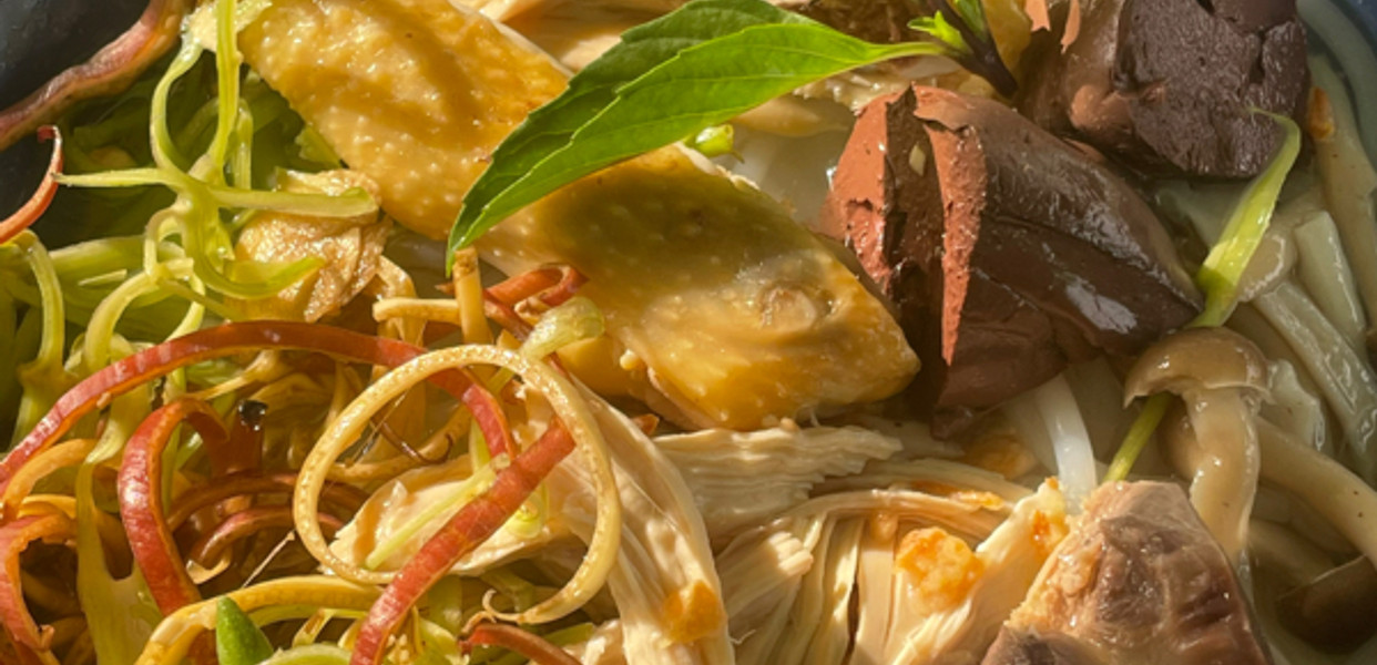 Bún Gà Chanh Ớt Vi Vi
