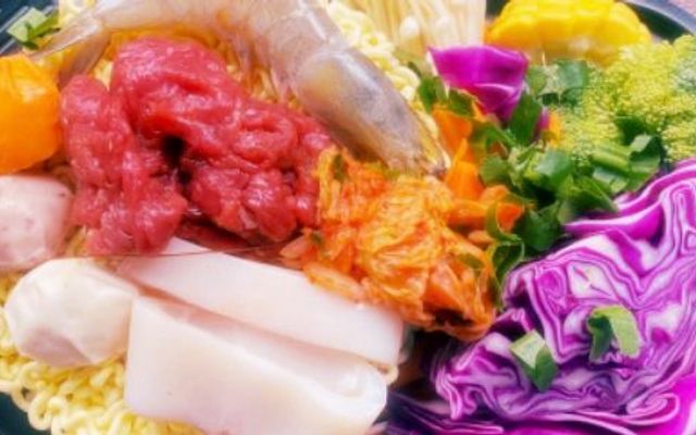 Bún Bò Huế & Mì Cay Núp Hẻm - Lê Văn Duyệt