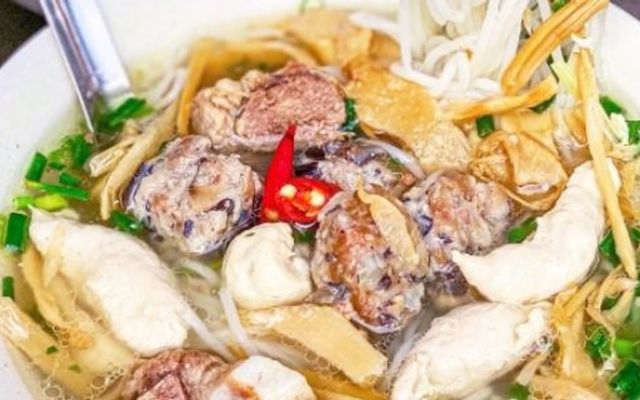 Cô Phượng - Bún, Miến Măng & Sườn - Kim Hoa