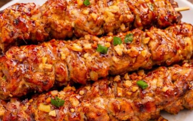Quán Cơm Thế Anh - Cơm Chiên Gà Xối Mỡ & Sườn Cốt Lết