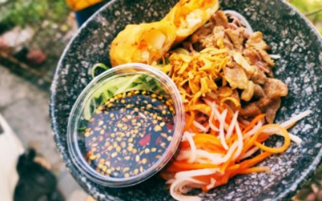 BẾP NHÀ MẸ BẮP - CHÂN GÀ SỐT THÁI & BÚN CHẢ HÀ NỘI - LÊ THỊ HOA