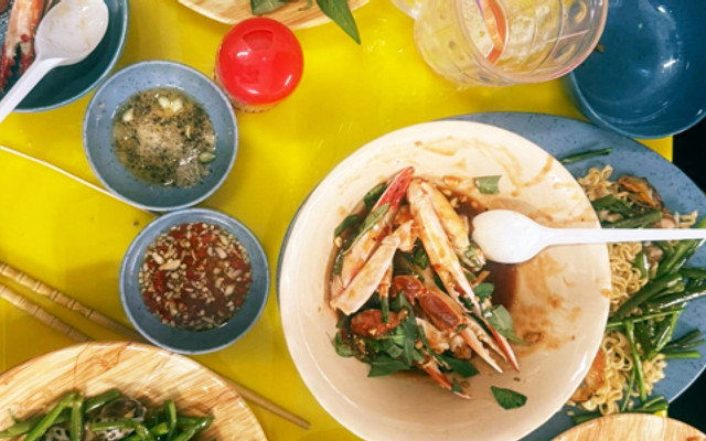 Ốc Cô Hằng - Cách Mạng Tháng Tám