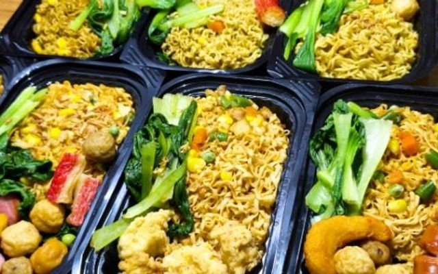 Bếp Nhà Hòa - Mì Trộn Và Các Món Ăn Vặt - Nguyễn Sỹ Sách