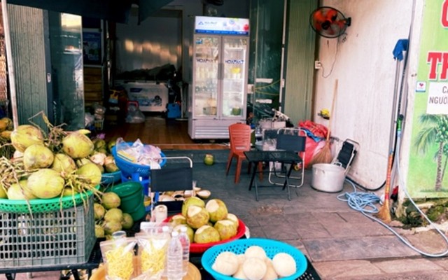 Dừa - Cô Thu - 137 Trần Nhật Duật