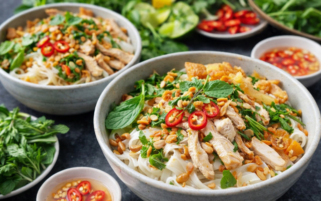 Cơm Gà Xá Xíu MiQi - Tiên Dung