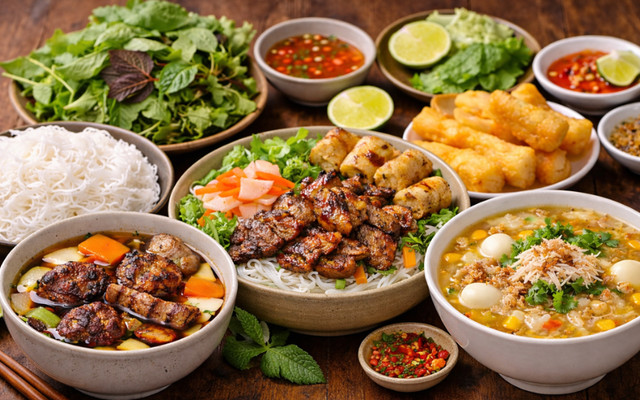 Đức Quân - Bún Chả Hà Nội, Bún Thịt Nướng & Súp Cua - Phạm Thế Hiển