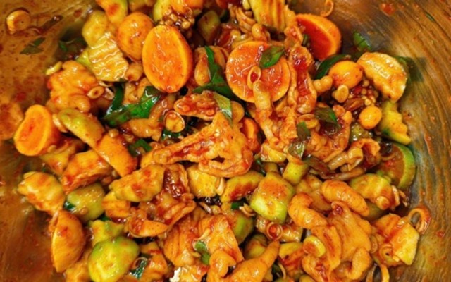 Tiệm Cô Út - Chân Gà Sốt Thái