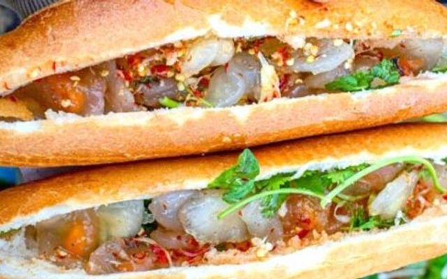 Rêu - Bánh Mì Chả Cá & Cà Phê - Điện Biên Phủ