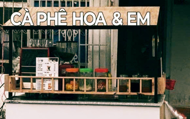 Tiệm Cà Phê Hoa Và Em