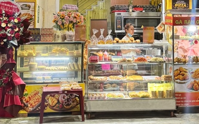 Cửa Hàng Phát Thịnh -  Bánh Mỳ & Gà Rán - 107 Trần Phú