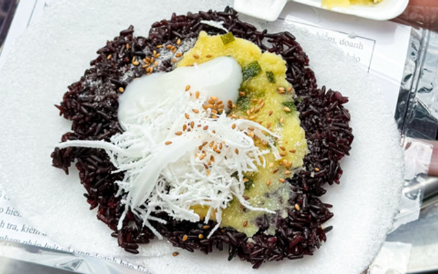 Xôi Nếp Than Quốc Huy