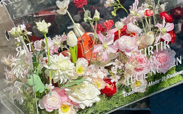 Lona Flower - Hoa Tươi, Hoa Lụa & Hoa Giả - 830 Sư Vạn Hạnh