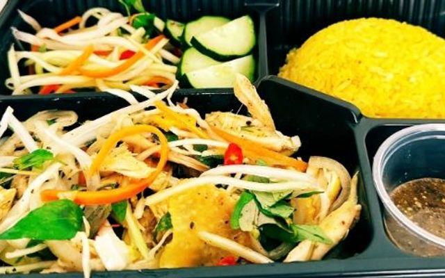 Cơm Gà Quê & Chân Gà Phương Phương - Tôn Đức Thắng