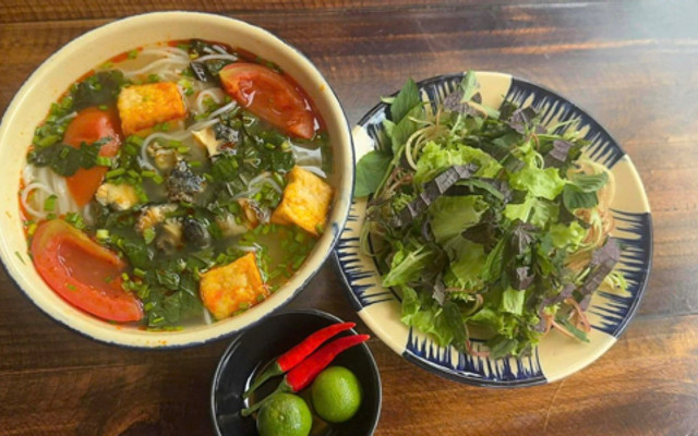 Món Ngon Hà Nội - Cách Mạng Tháng Tám