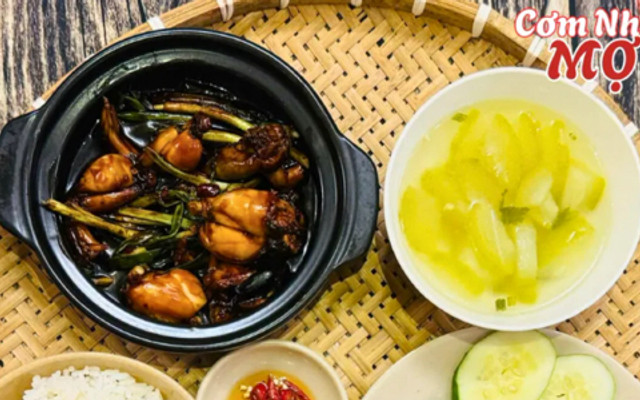 CƠM NHÀ MỢ BA