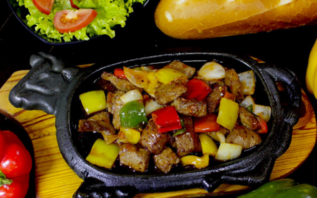Bánh Mì Chảo - Bò Bít Tết & Bò Né - Song Hành